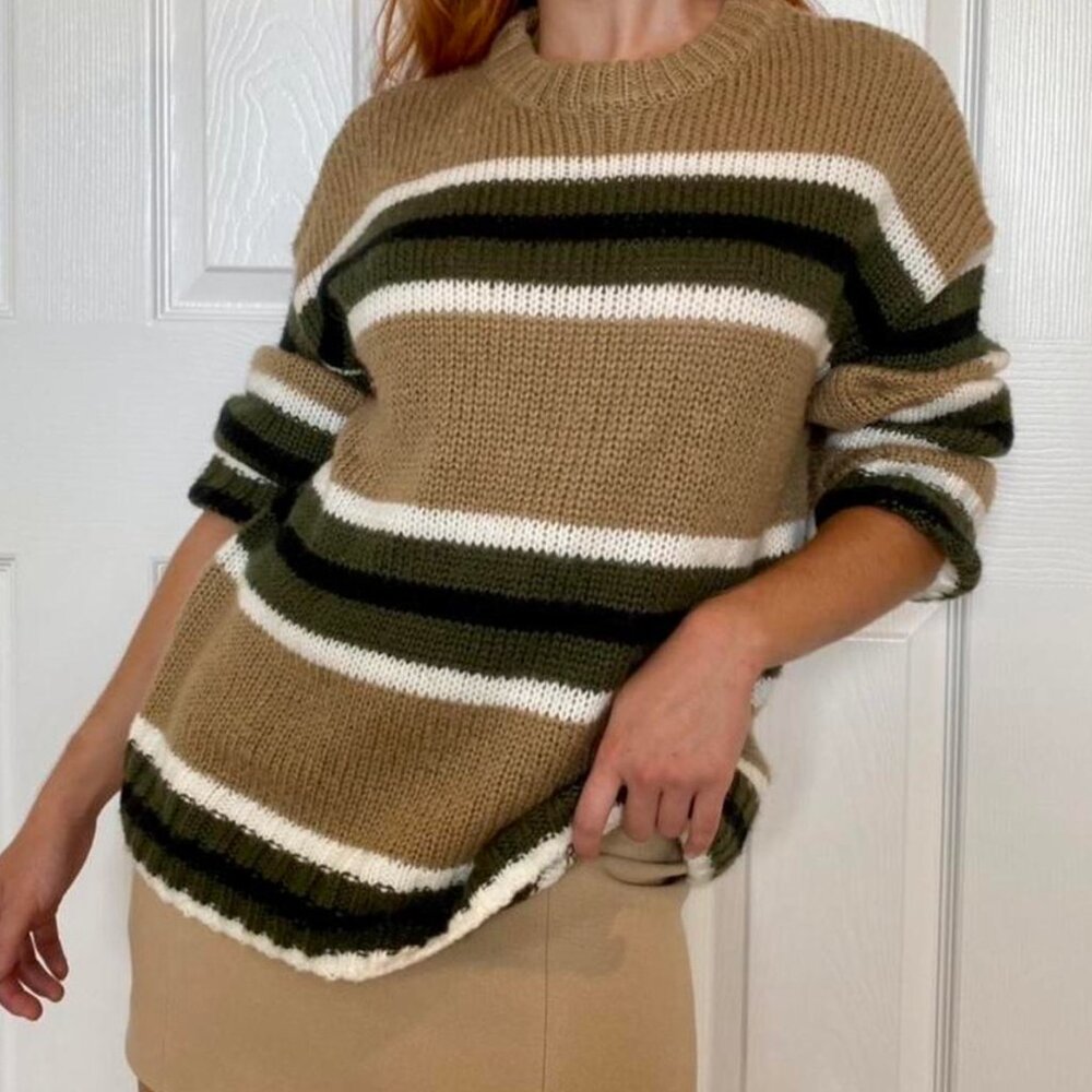 Urban Outfitters Women's Tan and Green Sweater